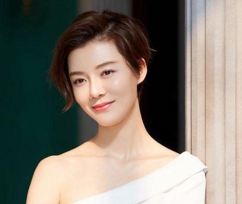 娱乐圈吃瓜女明星有哪些,娱乐圈“瓜田”里的明星风云录